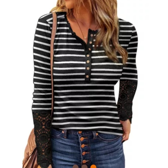 New boutique striped lace top - Picture 3 of 10